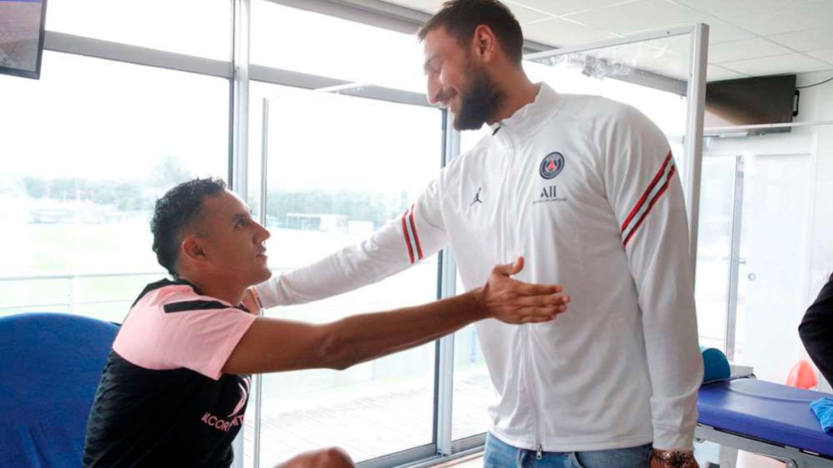 Keylor Navas le gana la partida a Donnarumma para debut de PSG - Vimarsana News