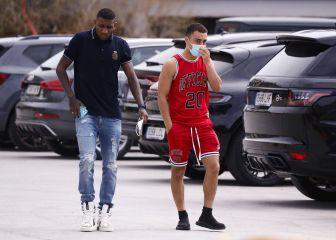 Las redes tunden a Dest por su look en la despedida de Messi