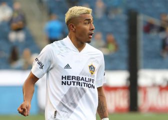 Julián Araujo es mexicano