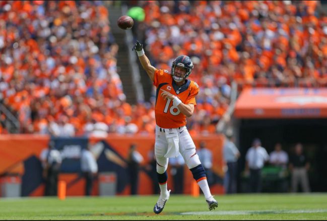 Peyton Manning, récord de más yardas por pase en una temporada de NFL