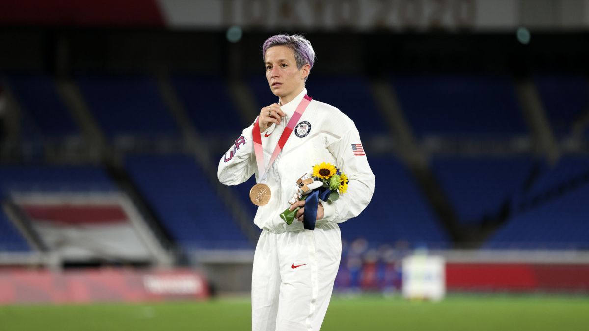 Hope Solo señala que Megan Rapinoe bulleó a compañeras para arrodillarse - Vimarsana News