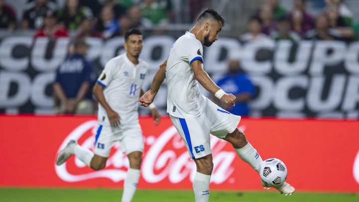 El Salvador y Costa Rica empatan sin goles en Los Ángeles