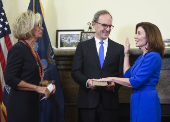 Kathy Hochul jura como la primera Gobernadora de NY