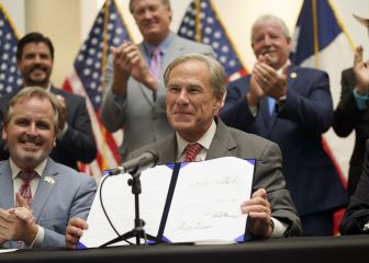 Gobernador de Texas firma nueva ley con restricciones al voto