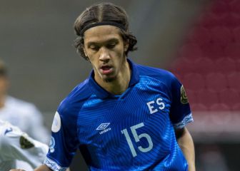 Enrico Dueñas anota en el triunfo de FC Eindhoven