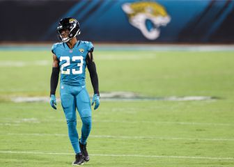 Panthers cambian a Dan Arnold por C.J. Henderson