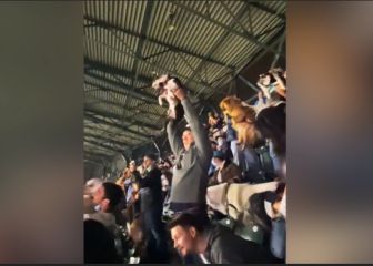 Aficionados de Seattle Mariners llevan a sus perros al estadio