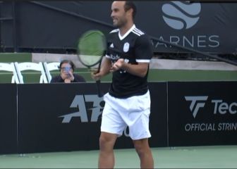 Donovan presume sus habilidades en el tennis en un duelo de celebridades