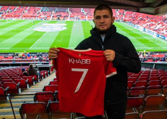 Khabib se viste de rojo
