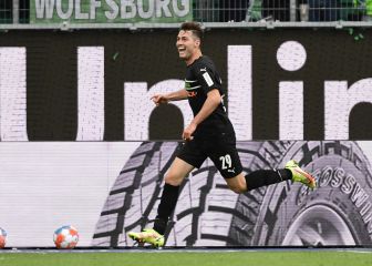 Joe Scally le muestra su error a Berhalter