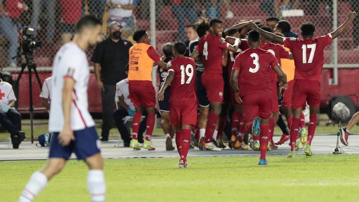 Panamá celebra su gol de la victoria ante Estados Unidos en partido de Eliminatoria CONCACAF.