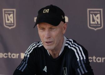 Bob Bradley: “Eduard Atuesta y Carlos Vela ya están entrenando”