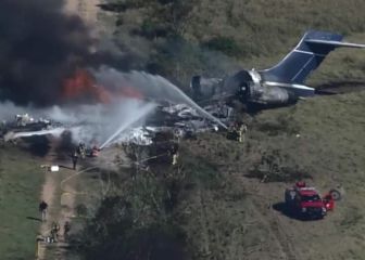 Se estrella un avión con 21 pasajeros en Houston, Texas