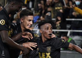 Vela reapareció en la goleada de LAFC a Seattle Sounders