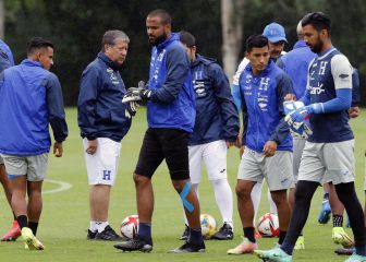 Bolillo Gómez tiene plantel completo en Honduras