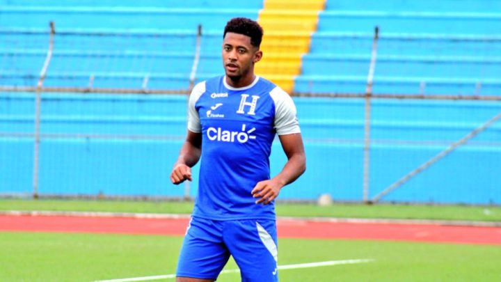 Anthony Lozano en entrenamiento de la Selección de Honduras previo a juego de Eliminatoria CONCACAF ante Panamá.