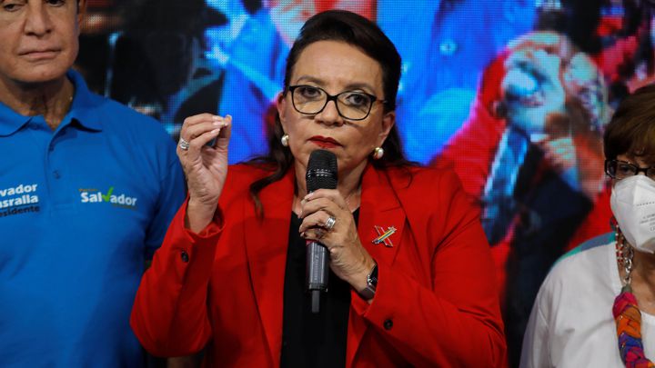 ¿Quién es Xiomara Castro, la candidata que se perfila para ser la primera presidenta de Honduras?