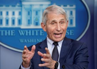 Variante ómicron podría ser menos peligrosa que delta: Fauci