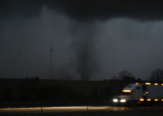 Alerta extrema en USA: Tornados nocturnos, tormentas y más