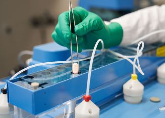 FDA aprueba la primera píldora antiviral contra el coronavirus