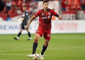 Omar González se reúne con Bruce Arena en New England