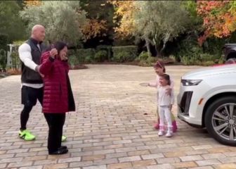 La emotiva reacción de la madre de The Rock por el regalo de navidad de su hijo