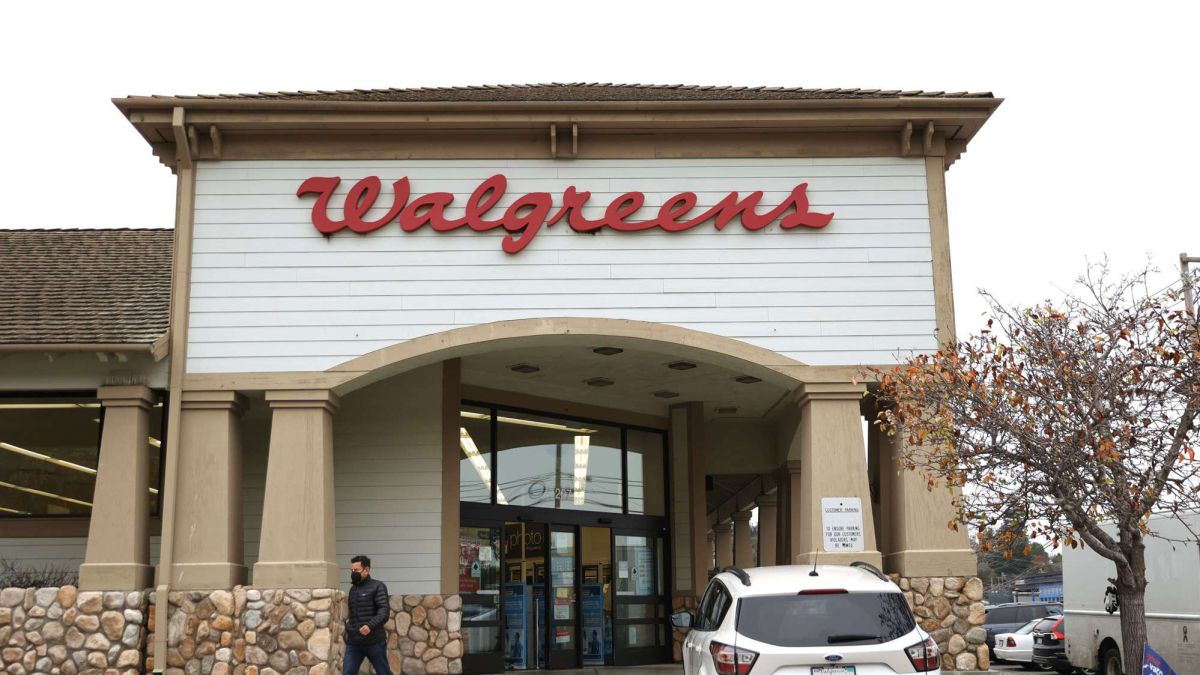 Coronavirus en USA Farmacias Walgreens y CVS cierran por