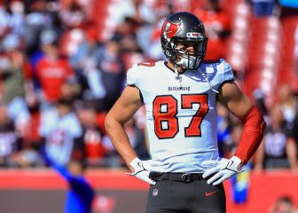 Rob Gronkowski contempla fijamente el retiro