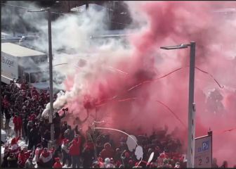 Gran recibimiento de la afición de Canadá a la llegada al estadio
