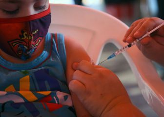 Vacuna COVID para menores de 5 años estaría lista a finales de febrero