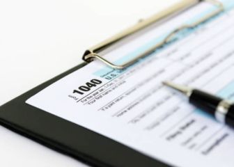 ¿Cuánto puede ganar un hijo para seguir siendo reclamado como dependiente?