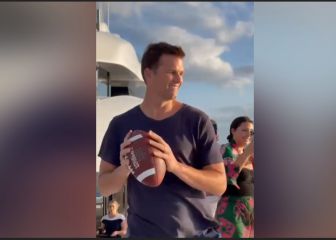 Beckham presume su lanzamiento con Tom Brady