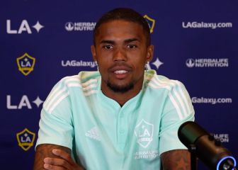 Douglas Costa: “Todo el mundo conoce a Chicharito, quizá logremos salir campeones”