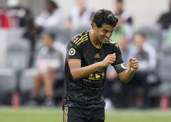 ¡De fiesta! el 'crack' Carlos Vela cumple 33 años