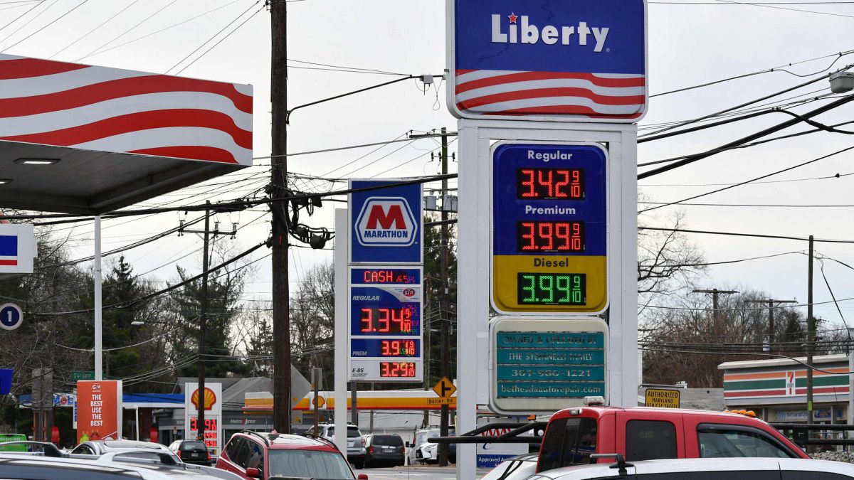Perché la benzina è più costosa in California?  Quale paese ha la benzina più economica?