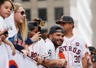 ¡Vaya celebración!: Altuve se gozó la caravana de los Astros