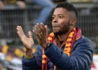 Bastos 'debutó' en el Roma con una bufanda de 