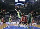 Unicaja sigue en racha y deja a Manresa al borde del descenso