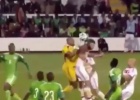 ¿Se metió el cancerbero de Nigeria este gol aposta?