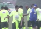 Los malabarismos de Neymar con el balón en el entreno
