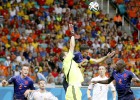 ¿Hubo falta sobre Casillas en el tercer gol de Holanda?