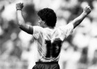 El doblete de Maradona en la semifinal de Argentina-Bélgica