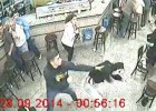La brutal pelea de los Biris y una peña atlética en pleno bar