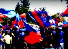 Hinchas piden título a la U en el banderazo azul