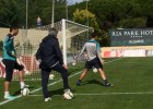 Cristiano Ronaldo ensaya celebración de gol en Portugal