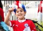 El colorido de la hinchada chilena en el Monumental