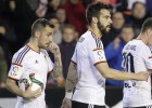 Paco Alcácer devuelve al Valencia a la senda del triunfo