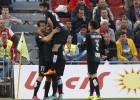 El 'hat-trick' de Barral saca del pozo al Levante en Almería
