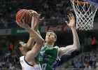 El Madrid gana al Unicaja y toma ventaja como líder