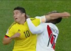¡El codazo que le dio James a Luis Advíncula en la cara!